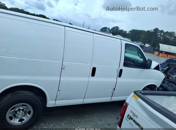 1GCWGAFP2M1285025 2021 CHEVROLET EXPRESS White Rear interior view