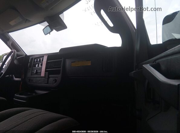1GCWGAFP2M1285025 2021 CHEVROLET EXPRESS White Front interior view