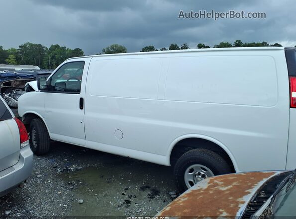 1GCWGAFP2M1285025 2021 CHEVROLET EXPRESS White 360 interior view