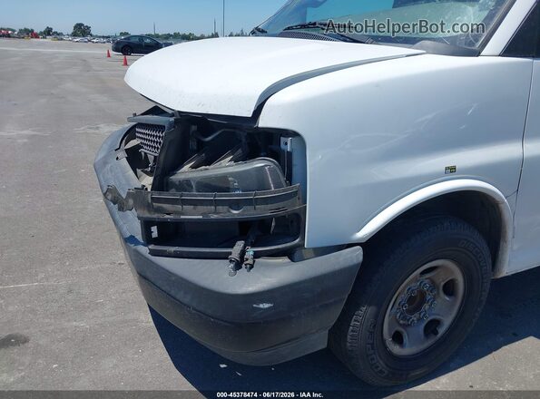 1GCWGAFP7J1182159 2018 CHEVROLET EXPRESS White Rear interior view