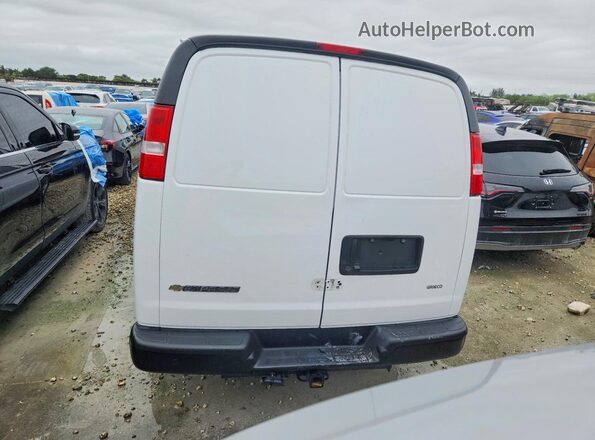 1GCWGAFP7R1205564 2024 CHEVROLET EXPRESS White Rear view