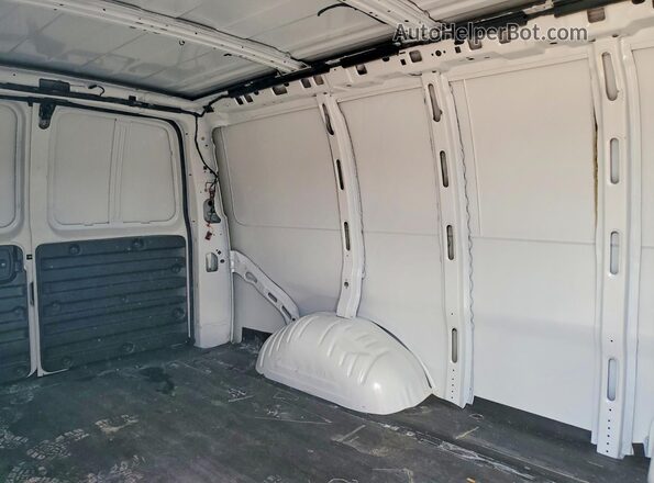 1GCWGAFP7R1205564 2024 CHEVROLET EXPRESS White Rear interior view