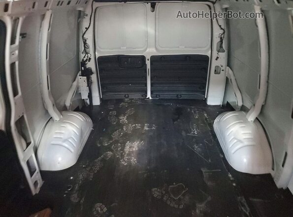 1GCWGAFP7R1205564 2024 CHEVROLET EXPRESS White Rear seats view