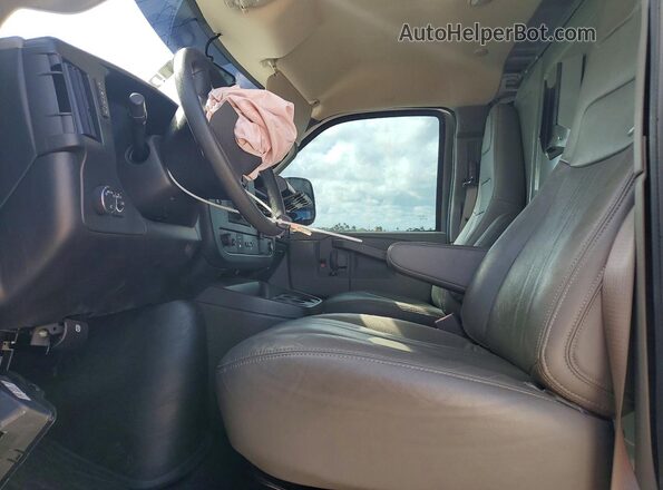 1GCWGAFP7R1205564 2024 CHEVROLET EXPRESS White Front interior view