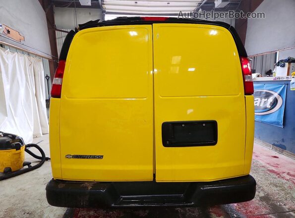 1GCWGAFP8P1107446 2023 CHEVROLET EXPRESS Yellow 