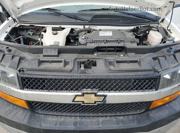 1GCWGAFP8P1127759 2023 CHEVROLET EXPRESS Белый Вид подкапотного пространства