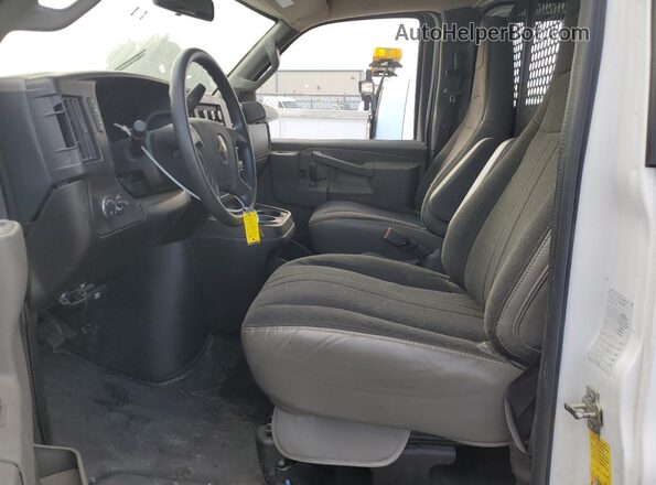 1GCWGAFP8P1127759 2023 CHEVROLET EXPRESS Белый Вид салона спереди