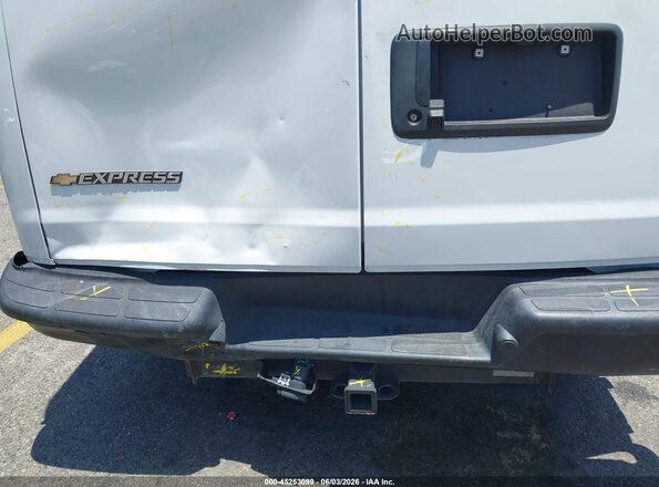 1GCWGAFP8R1252067 2024 CHEVROLET EXPRESS White Vista frontal