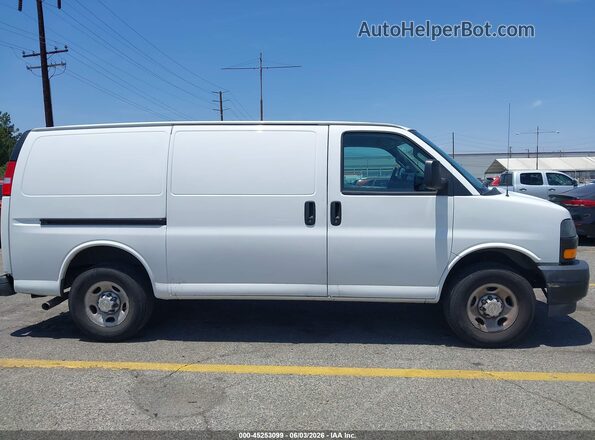 1GCWGAFP8R1252067 2024 CHEVROLET EXPRESS White Vista interior trasera
