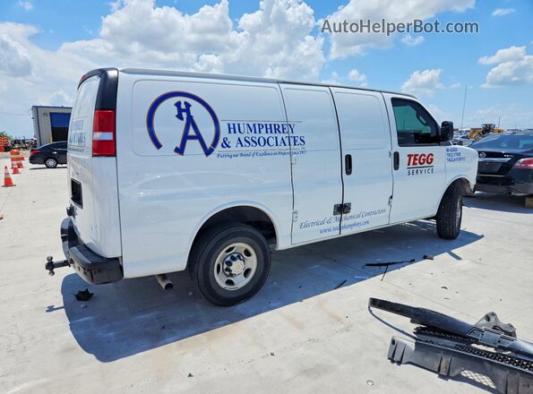 1GCWGAFP8R1290060 2024 CHEVROLET EXPRESS White Trasero derecho