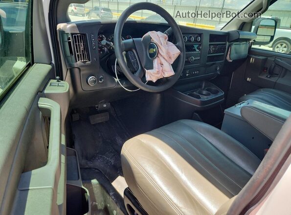 1GCWGAFP8R1290060 2024 CHEVROLET EXPRESS White Vista del salpicadero