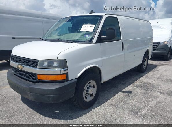 1GCWGAFPXK1332556 2019 CHEVROLET EXPRESS White წინა მარცხენა ხედი სამი მეოთხედიდან