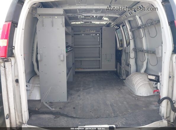 1GCWGAFPXK1332556 2019 CHEVROLET EXPRESS White VIN კოდის სტიკერის ხედი