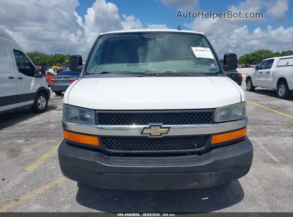 1GCWGAFPXK1332556 2019 CHEVROLET EXPRESS White ხელსაწყოთა პანელის ხედი