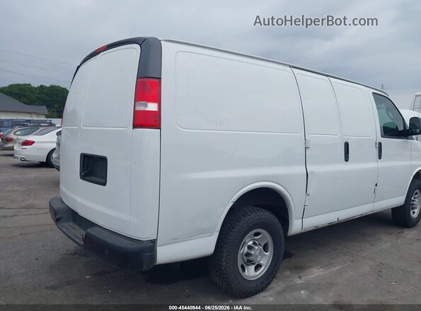 1GCZGGF72M1157397 2021 CHEVROLET EXPRESS White Դիմացի տեսք