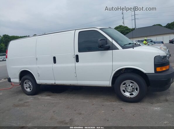1GCZGGF72M1157397 2021 CHEVROLET EXPRESS White Սալոնի հետևի տեսք