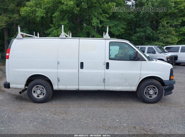 1GCZGGFG0H1339122 2017 CHEVROLET EXPRESS White უკანა სალონის ხედი