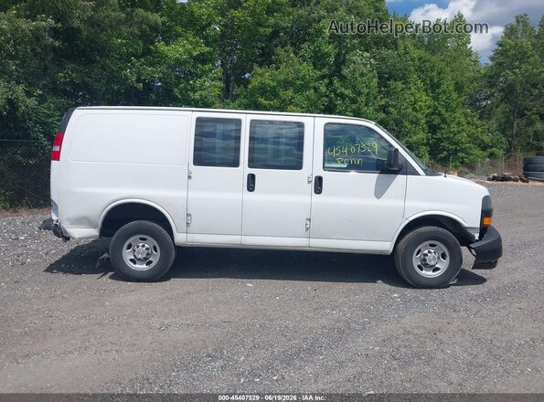 1GCZGGFP4P1255058 2023 CHEVROLET EXPRESS White Սալոնի հետևի տեսք