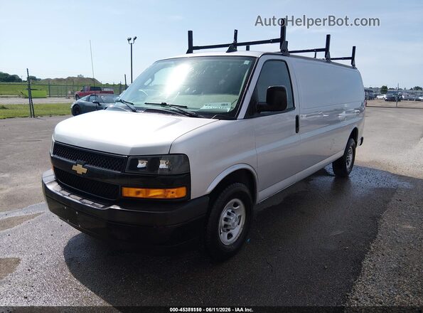 1GCZGHFG1J1334085 2018 CHEVROLET EXPRESS Silver Front left