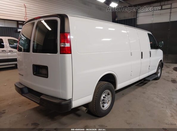 1GCZGHFGXH1247490 2017 CHEVROLET EXPRESS White Հետևի աջ