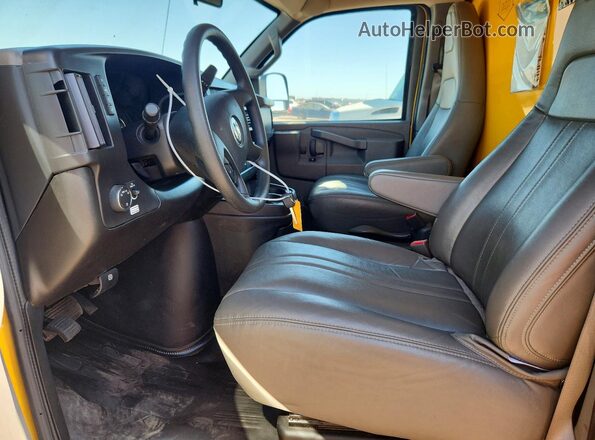 1GD07RFP7P1116266 2023 GMC SAVANA Yellow 