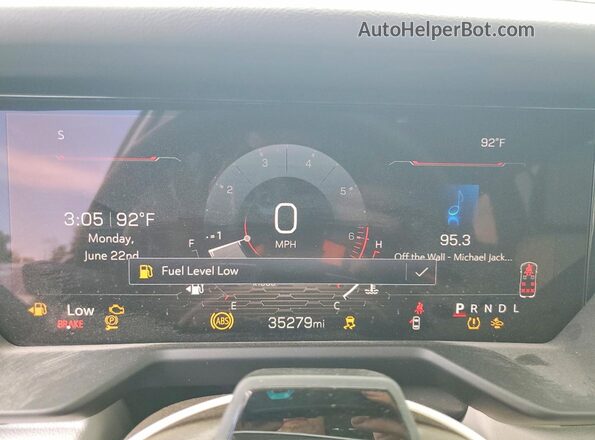 1GKENLKSXRJ182986 2024 GMC ACADIA White Вид щитка приладів