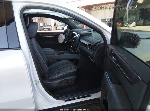 1GKENPRS3SJ247681 2025 GMC ACADIA White Widok wnętrza z przodu