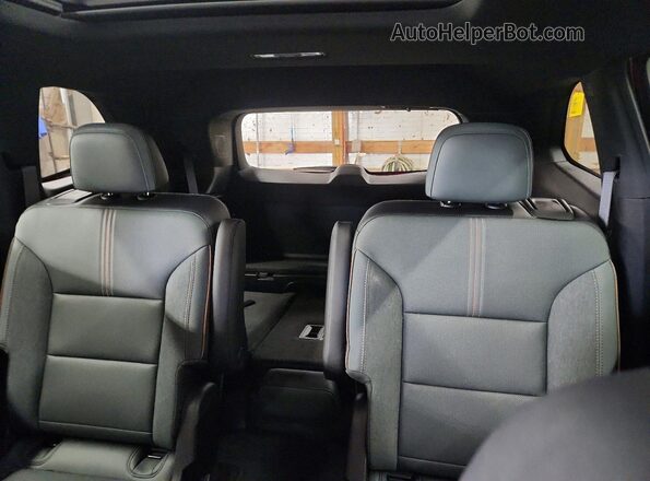 1GKENPRS8SJ228723 2025 GMC ACADIA Red Հետևի նստատեղերի տեսք