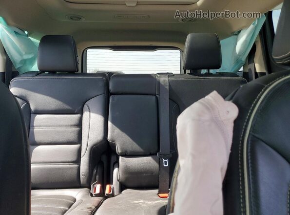1GKKNXLS0JZ244765 2018 GMC ACADIA Silver Vista de los asientos traseros