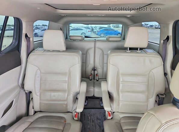 1GKKNXLS1HZ224566 2017 GMC ACADIA Белый Вид задних сидений