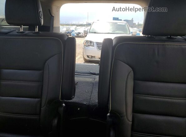 1GKKNXLS7HZ301795 2017 GMC ACADIA White Հետևի նստատեղերի տեսք
