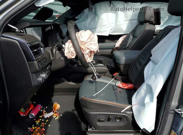 1GKS2CK85TR129797 2026 GMC YUKON Серебряный Вид салона спереди