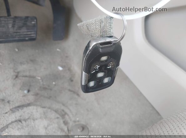 1GKS2CKJ8HR295886 2017 GMC YUKON Белый Вид панели приборов