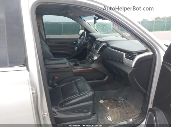 1GKS2GKC0HR316657 2017 GMC YUKON Silver Front interior view