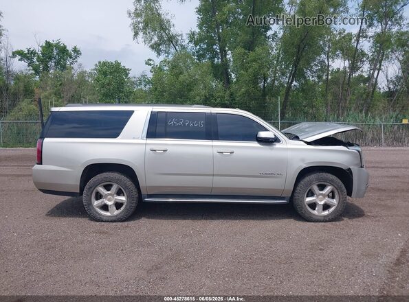 1GKS2GKC6HR115149 2017 GMC YUKON Champagne Вид задней части салона