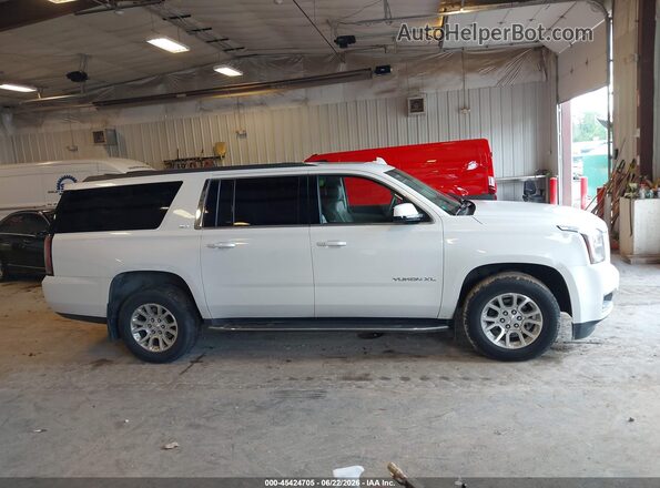 1GKS2GKC7HR396233 2017 GMC YUKON White Vista interior trasera