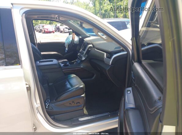 1GKS2GKC9JR239423 2018 GMC YUKON Silver Front interior view