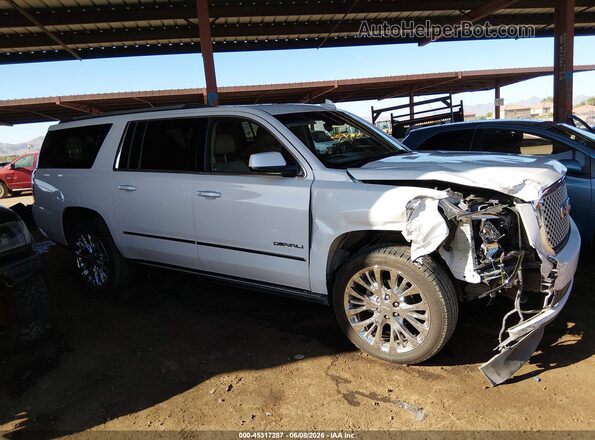 1GKS2HKJ0HR201660 2017 GMC YUKON White Widok wnętrza z tyłu