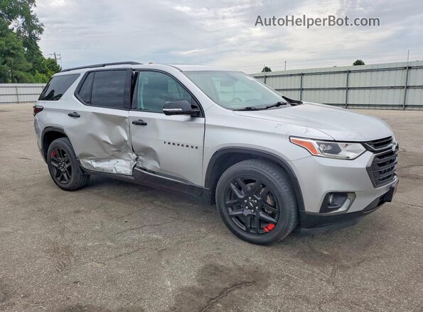 1GNERKKW5LJ190859 2020 CHEVROLET TRAVERSE Silver Front right