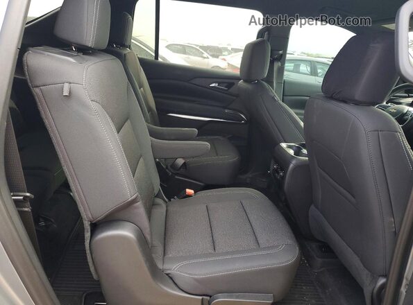 1GNEVGKS8TJ212035 2026 CHEVROLET TRAVERSE Gray Widok wnętrza z tyłu