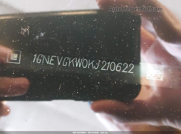 1GNEVGKW0KJ210622 2019 CHEVROLET TRAVERSE Gray Widok komory silnika