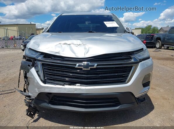 1GNEVGKW4NJ141714 2022 CHEVROLET TRAVERSE Silver Widok z przodu