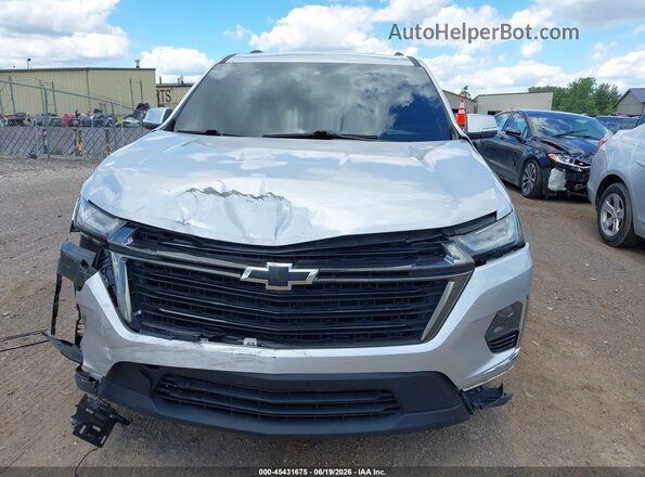 1GNEVGKW4NJ141714 2022 CHEVROLET TRAVERSE Silver Widok zestawu wskaźników