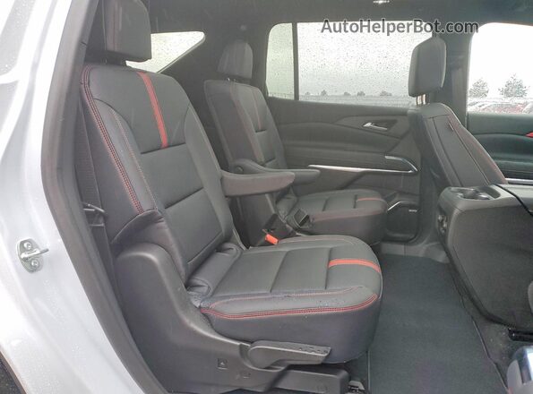 1GNEVLKS9TJ295306 2026 CHEVROLET TRAVERSE White უკანა სალონის ხედი