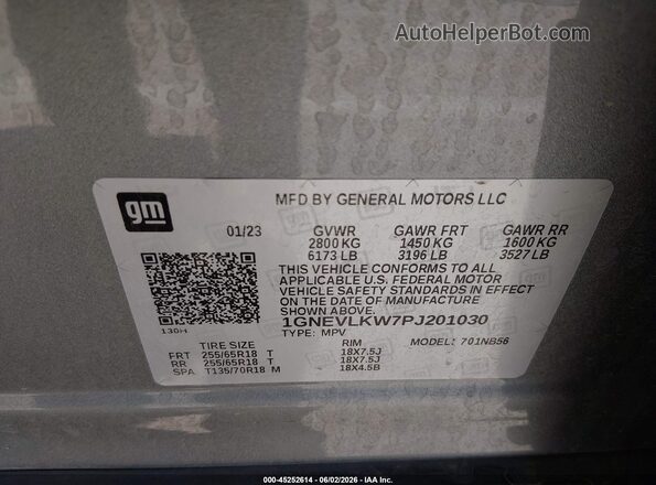 1GNEVLKW7PJ201030 2023 CHEVROLET TRAVERSE Silver Vista del compartimento del motor