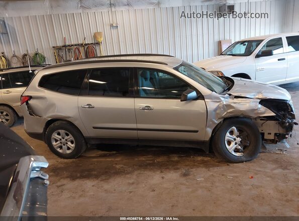 1GNKVFKD3HJ298960 2017 CHEVROLET TRAVERSE Silver Вид задньої частини салону
