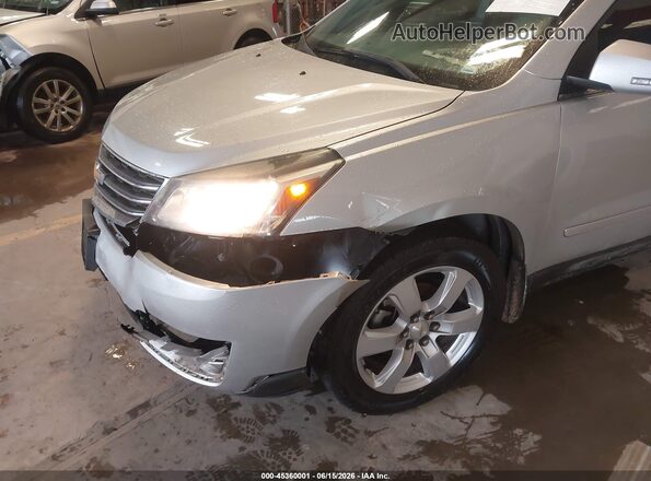 1GNKVGKD5HJ235686 2017 CHEVROLET TRAVERSE Silver Widok z przodu