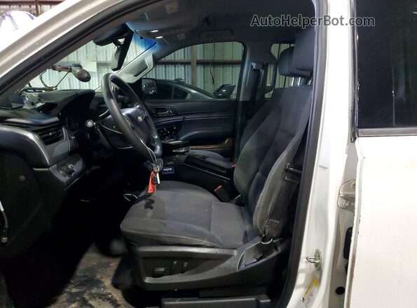 1GNLCDEC4LR305748 2020 CHEVROLET TAHOE White Widok wnętrza z przodu