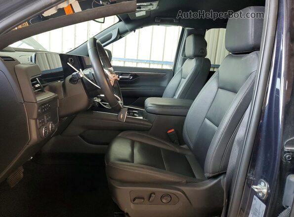 1GNS6DRD0SR339996 2025 CHEVROLET SUBURBAN Charcoal Вид салону спереду