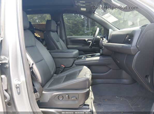 1GNS6PRL0SR138818 2025 CHEVROLET TAHOE Серебряный Вид салона спереди